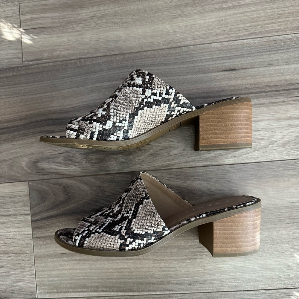 Esprit snakeskin sandals